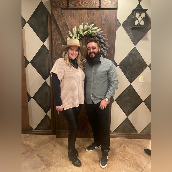 Meet your Posher, Kayli - Picture 3 of 3